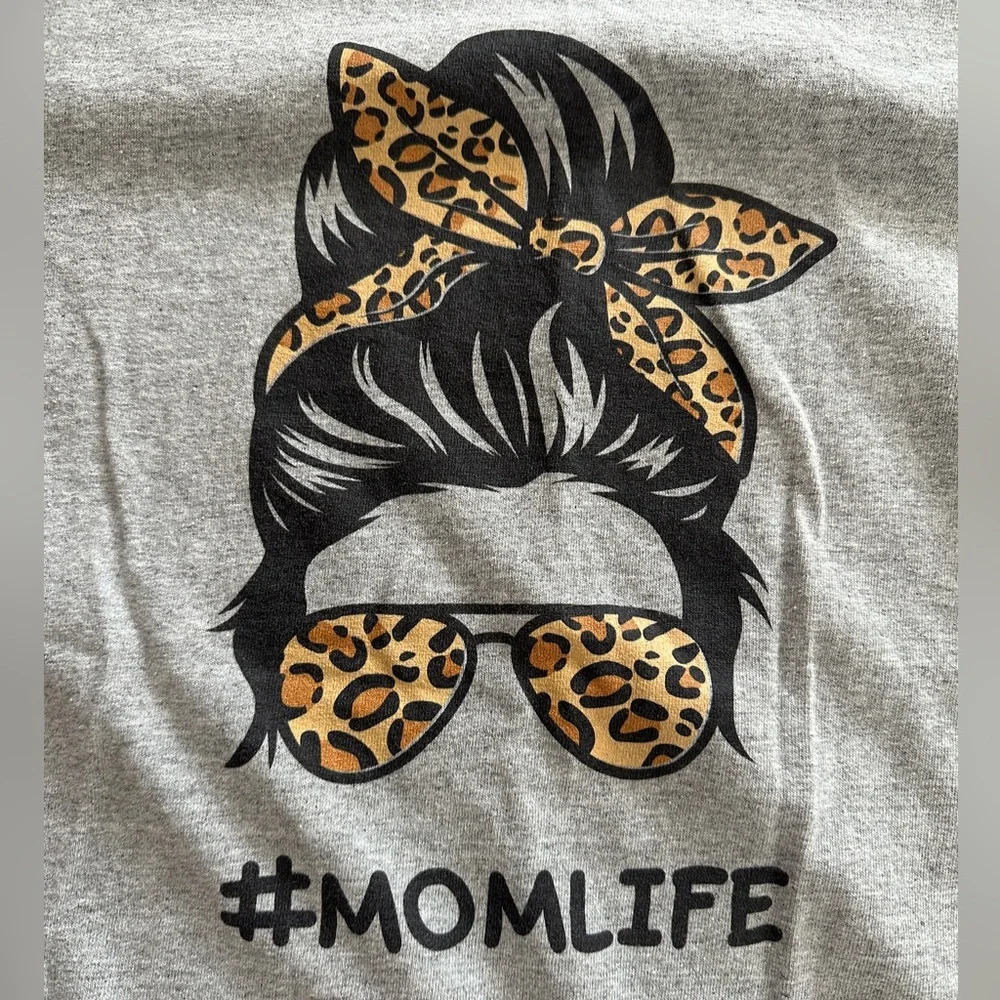 Mom Life Tee - Picture 4 of 4
